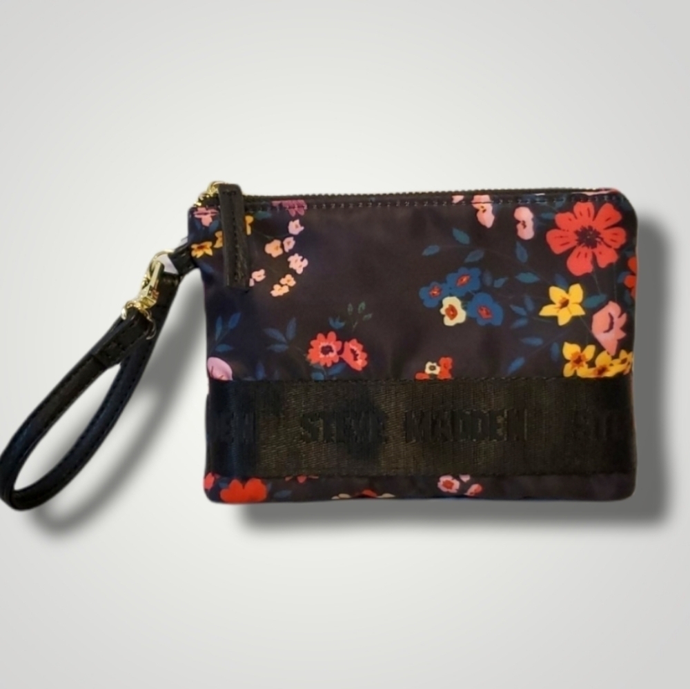 Steve Madden Wristlet
